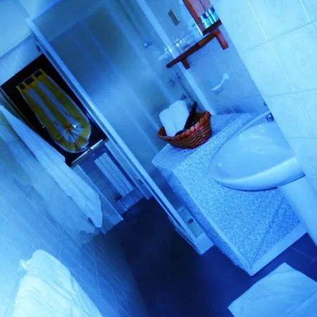 فندق مبيت وإفطار Al Chiaro Di Luna *